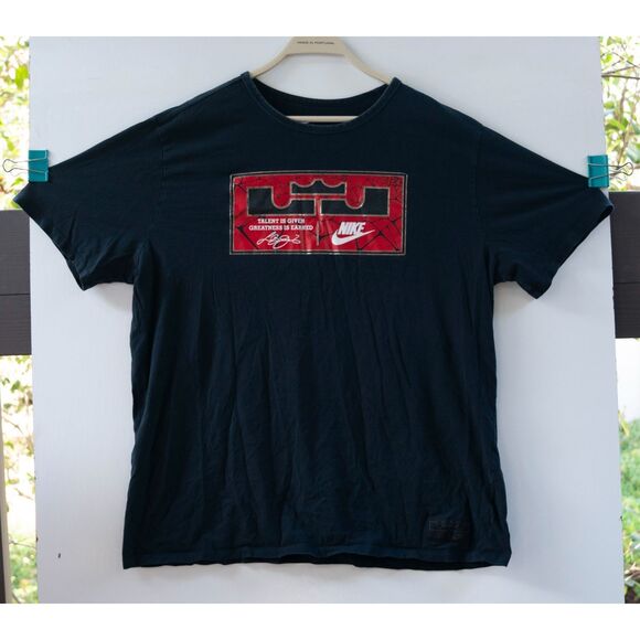 Nike Lebron James Men's Black / Red Athletic Cut Short Sleeve T-Shirt Size XXL - Picture 1 of 6
